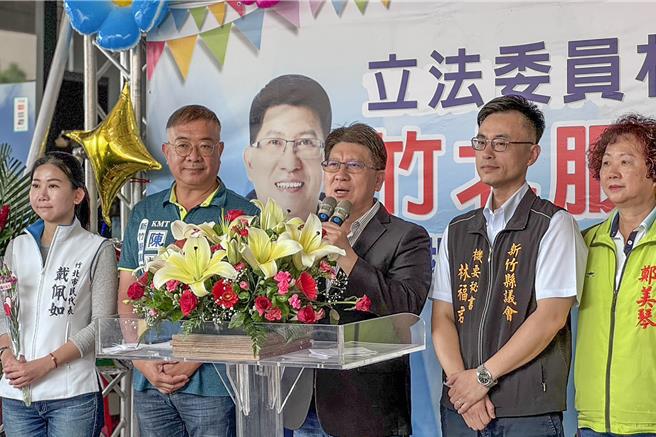 国民党立委林思铭4日成立竹北服务处，强调要解决新竹县未来的发展问题，尤其在竹北地区的优先政策，首重教育与交通议题。（林思铭团队提供／罗浚滨新竹传真）