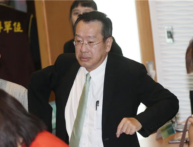 新阁员策励营口风紧 顾立雄反问媒体这一句。（姚志平摄）