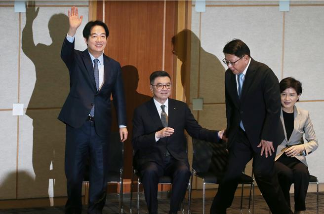 赖清德：有阁员在专业领域居高位享受生活 却不畏国会三党不过半勇气愿意承担。（姚志平摄）