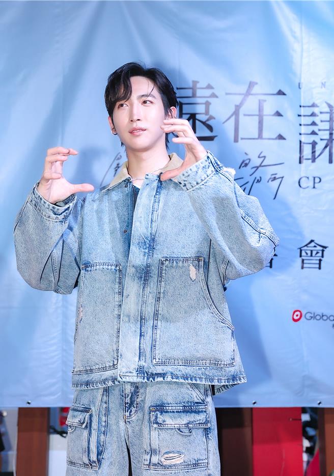 黄宏轩对粉丝卖萌。（罗永铭摄）