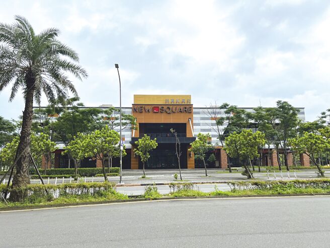 美丽新影城营运后带动新市镇商业发展。图／永义房屋海洋都心影城加盟店提供