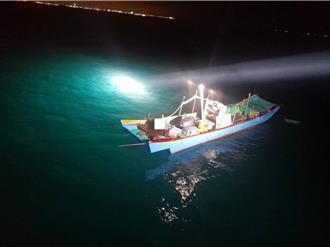 老渔民出海突中风随船漂流   海巡手机定位寻获救回一命