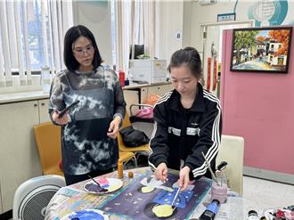 越南新二代亲善大使   画中话传递妈妈的爱与感动