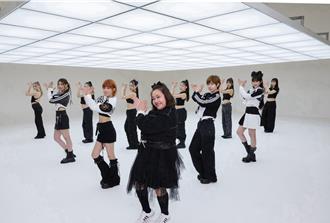 鍾欣凌空降C位一圓女團夢　合體怪物星人大跳機車舞