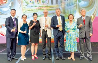 麥森瓷繪大師打造歷史感