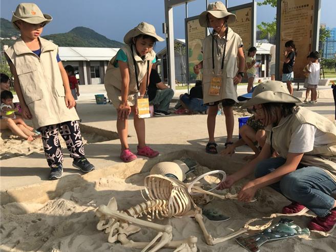 新北响应518国际博物馆日，5月18日当天可免费参观新北市公立博物馆舍，另新北市各公私立博物馆将于18日至19日、25日至26日共同举办「一日新北博馆员」体验活动。（新北市文化局提供）