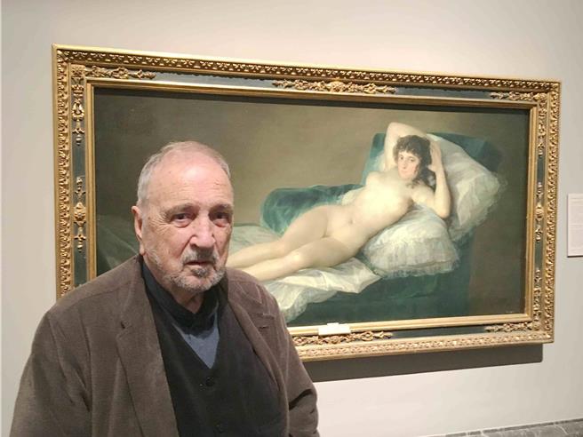 尚克勞德卡葉爾在紀錄片《再見哥雅》道別哥雅名畫《裸體的瑪哈》。（海鵬提供）