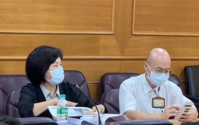 台东马偕医院院长室主任黄瑞兰（左）。（蔡旻妤摄）