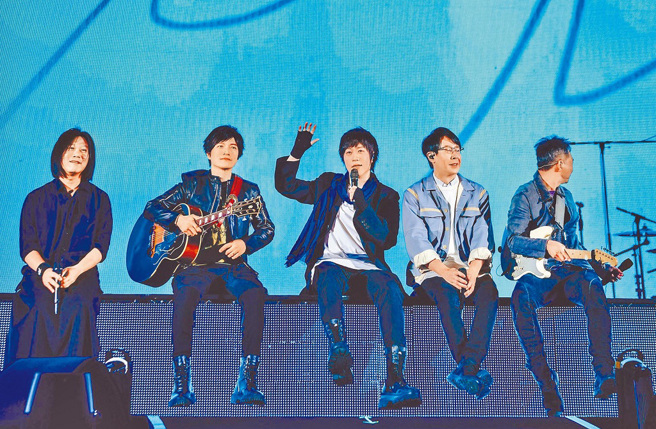 五月天演唱會驚傳有女觀眾尿失禁。（圖／相信音樂提供）