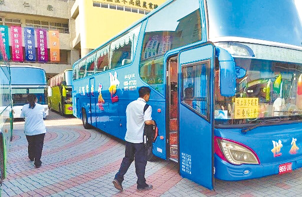 開學1周還是沒校車搭 家長氣炸！教育部說話了