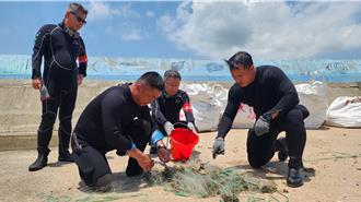 海底覆網清除甘苦談  環管署長潛水實際體驗