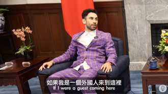 百萬YouTuber酷「邀博恩」遭出征！網心碎退訂喊拒看　當事人發聲了