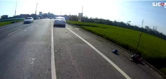 骑机车载2幼子上学自撞摔车　警到场「吹一下」原因出炉！ 