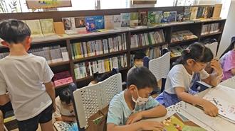 永靖鄉2小學獲捐書軒 引發愛的循環