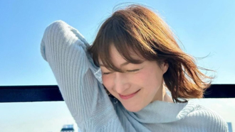 廣末涼子挺過不倫即將再婚？興奮曬「粉嫩透視裝」曝撩人姿色