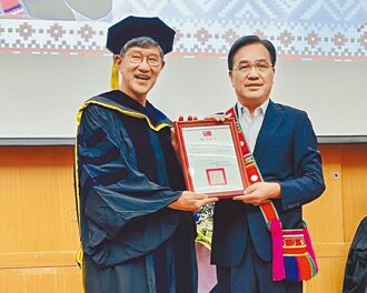 虞戡平初入部落「發現自己的愚蠢」