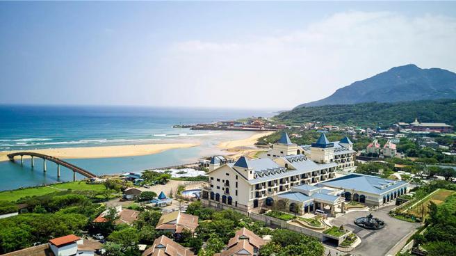 迎接夏天到來，福容大飯店福隆推出超多住宿及餐飲優惠活動。圖／福容大飯店福隆提供