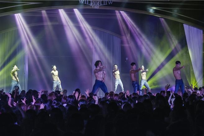 韩国猛男来台演出音乐剧《WILD WILD》，带来激情四射的表演。（宽宏提供）