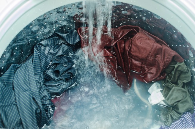感染性病期間，衣物要與其他人分開洗，以免傳染他人。（示意圖，Shutterstock／達志）