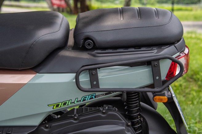 全车有20处锁点可加装配件，迎合不同应用场景。（陈大任摄）