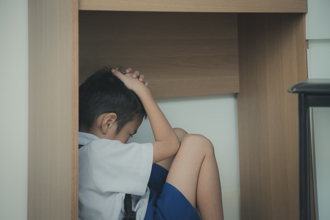 高雄教師體罰學生遭解聘 教權團體籲：終生不得聘用