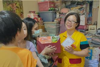 弱勢家庭多由媽媽扛家計 1919陪讀資助7萬兒童減輕經濟