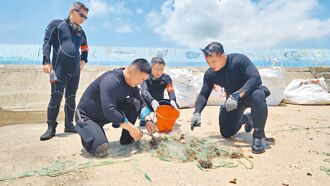 澎湖 維護海洋 香爐嶼清出150米長刺網