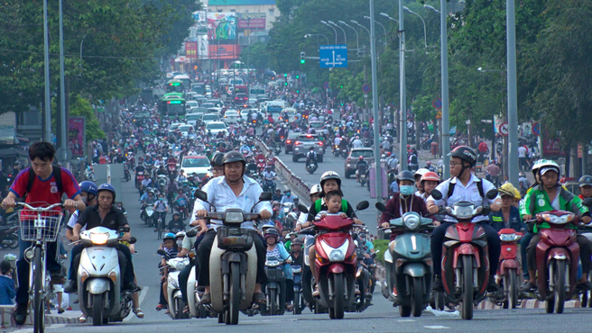 越南骑摩托车的人口极多，近亿的人口有5千多万部摩托车。（图／Shutterstock)