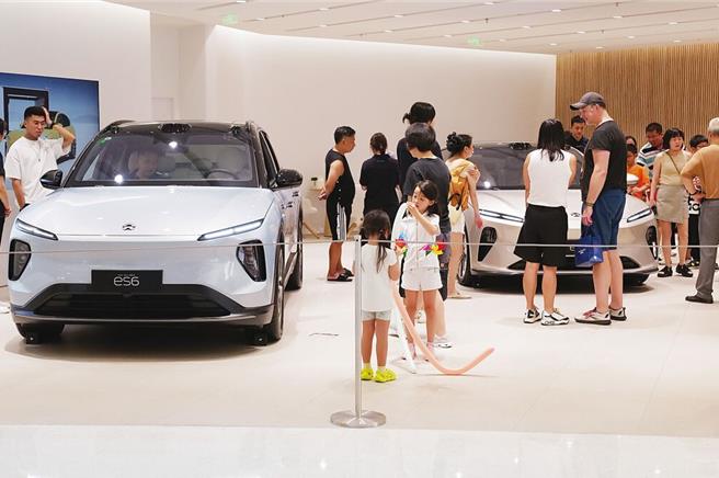 美国意图以安全受到威胁为由，限制在美销售的联网汽车使用中国技术，引发韩国政府和业界的担忧。（中新社）