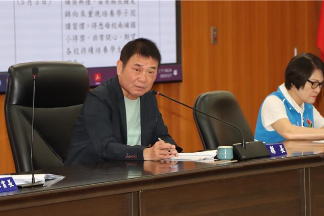 苗栗縣長鍾東錦主持縣務會議。（苗栗縣政府提供／李京昇苗栗傳真）
