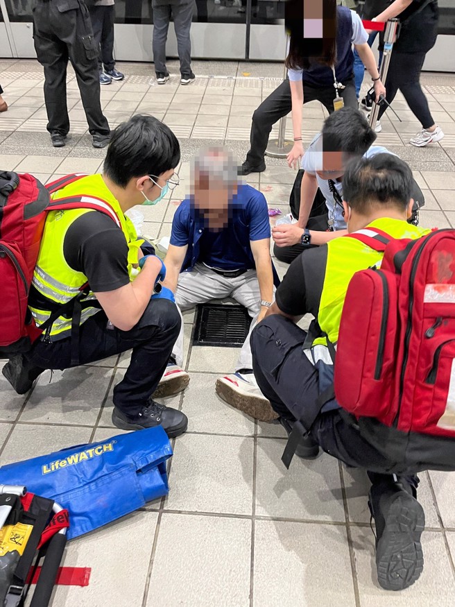 消防局救護人員到場時，患者已經恢復意識。（徐震宇授權使用）