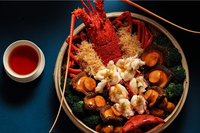 台北晶华龙虾鲍鱼米糕御膳礼盒。（台北晶华酒店提供／吴娮翎台北传真）