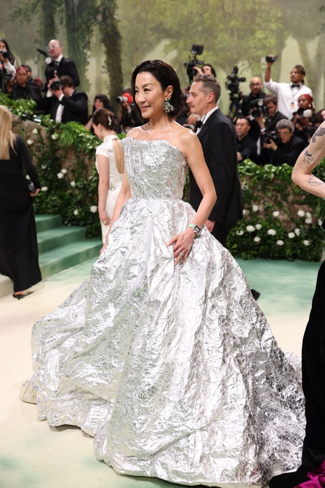 杨紫琼罕见以短髮造型亮相。（图／路透）