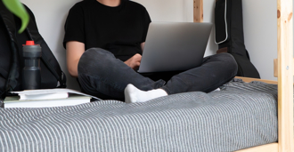 這大學住宿生不能賴床？神秘簡訊瘋傳 兩派人吵翻