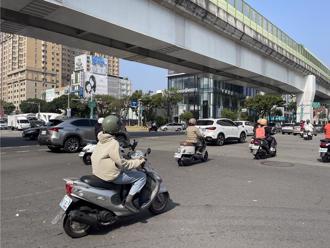 早上開車見頭皮發麻一幕 醫喊：太可怕了