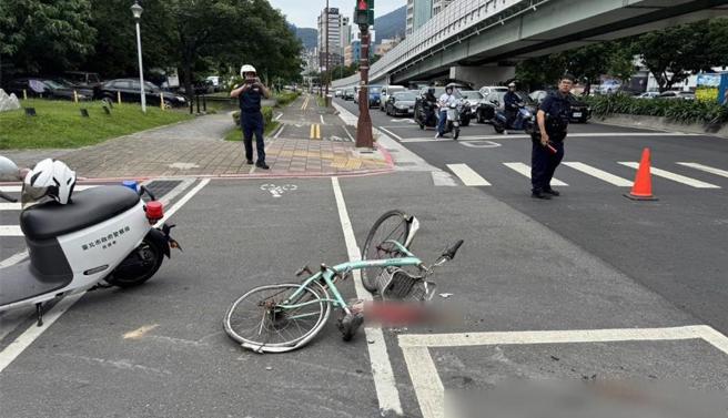 79岁邱姓自行车骑士遭曳引车辗压。（翻摄画面）