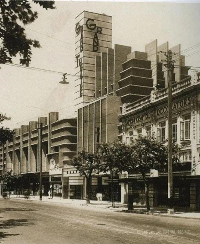 迎接百年上海大光明电影院数位化升级焕新登场。图为影院旧图 。（上海黄浦微信公眾号 ）