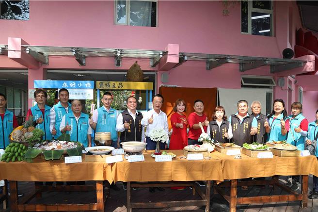 7日嘉義縣長翁章梁也前往大埔品嚐特色風味佳餚，推薦全台各地遊客前來大埔一遊，親身感受這般好滋味。（嘉義縣政府提供／呂妍庭嘉義傳真）