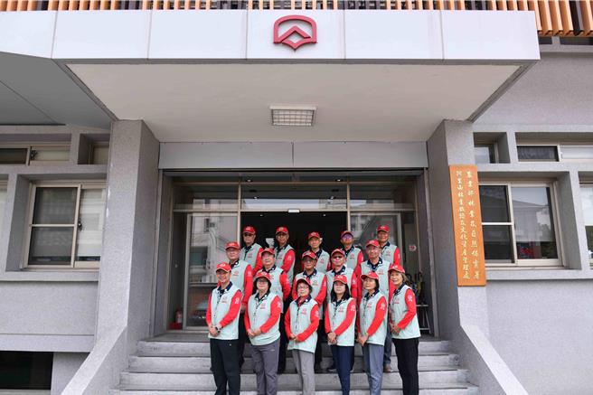 阿里山林業鐵路7月1日將全線通車，林業及自然保育署阿里山林業鐵路及文化資產管理處特別成立1支導覽解說隊。（林鐵及文資處提供／呂妍庭嘉義傳真）