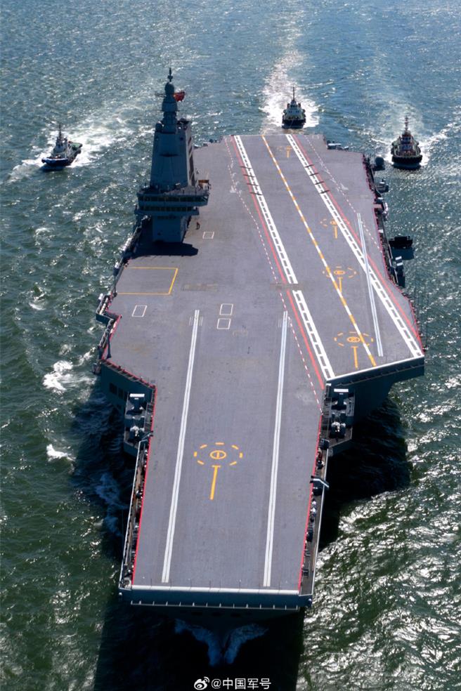 陸海軍福建艦順利完成首次航行試驗。（中國軍號）