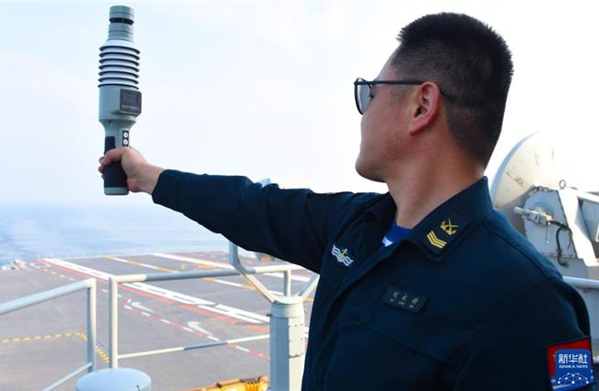 陸海軍福建艦順利完成首次航行試驗。（新華社）