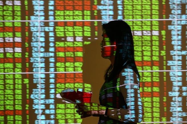 金融市场急跌，基金有自动加码机制，4月前十大「超底王」名单出炉了。(资料照／洪凯音台北传真)