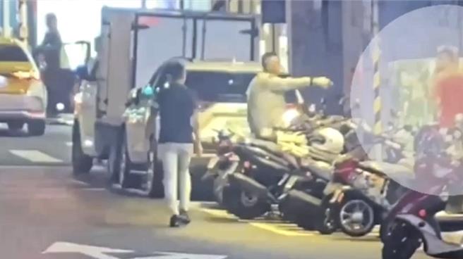 2名港人在西門町遭台男毆打。（警方提供）