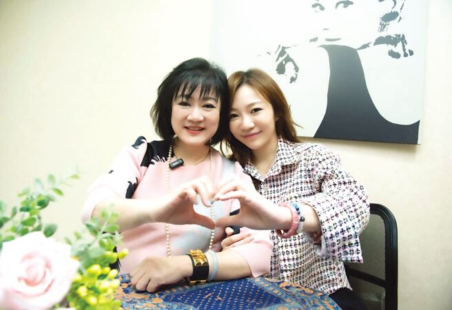 永達保經的世襲制度，讓業代將對客戶及對子女的愛世代傳承，實踐「服務一陣子 永達養你兩輩子」的承諾。圖／永達保經提供