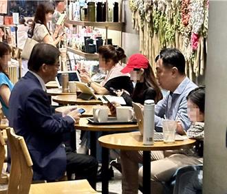 海纳百川》从准交长约见远航掏空案律师 省思政府贪腐形象  （林思洋）