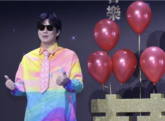 蕭煌奇開車上路遭警察攔檢　認了「無照駕駛」好興奮