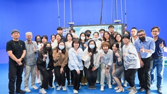 佛大心理學系參訪虛擬攝影棚 跨域學習