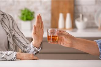 桃療整合性酒癮治療計畫成效佳 助戒酒遠離腦血管疾病