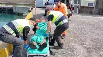 石門民眾意外失足落水  海巡目擊展開「即刻救援」