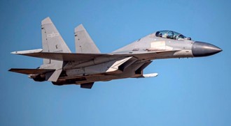 中美軍機蘭嶼空域交手 退將驚：它是怎麼過來的？